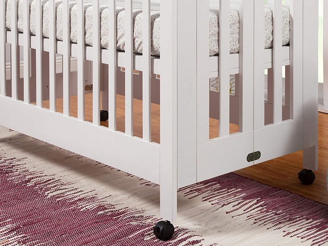 Babyletto Maki full-size portable crib